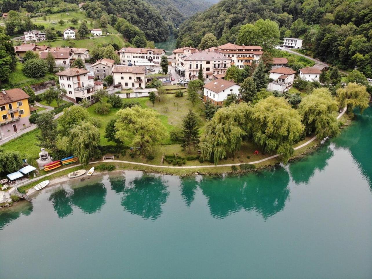 Vila Labod, Unique Villa At The Lake Most na Soči Eksteriør bilde